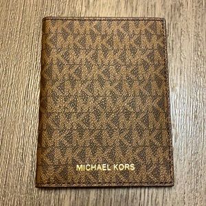 Michael Kors Passport Wallet signature logo